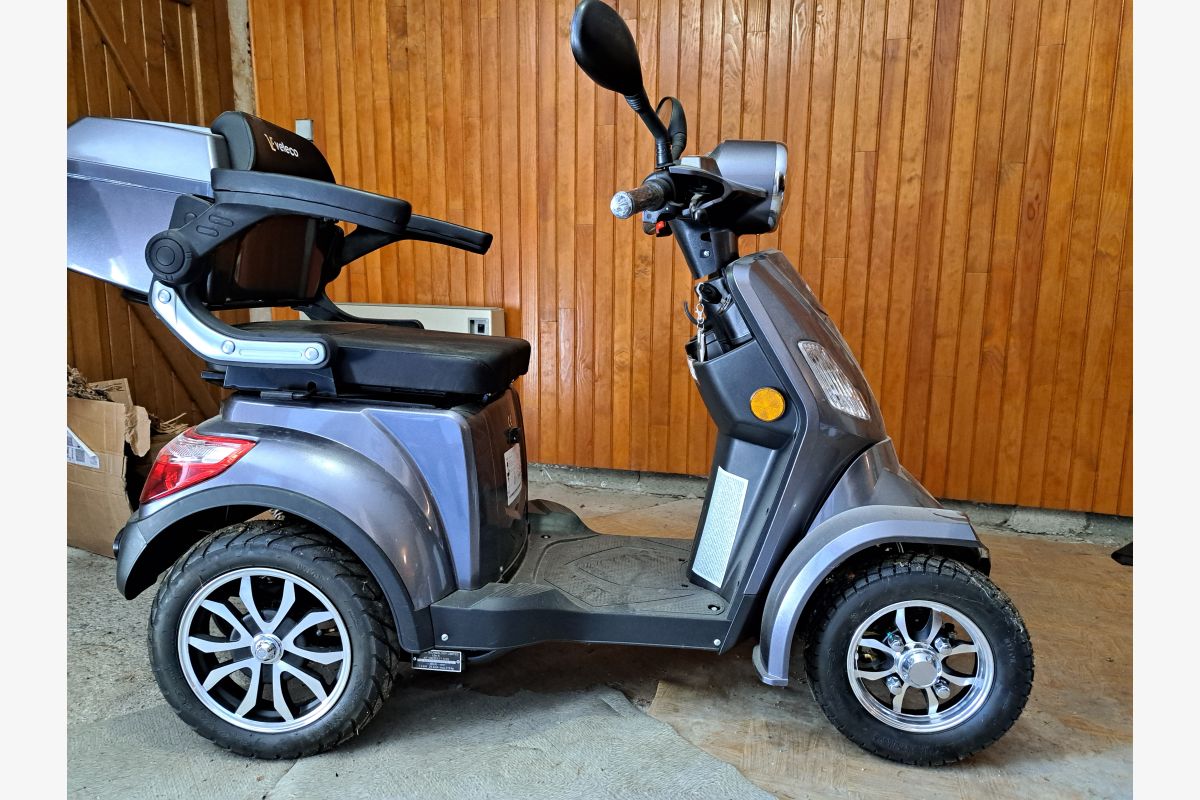 Scooter électrique VELECO  - 30256686_a136f0cc9bcd80f725d6615938273d94.jpg
