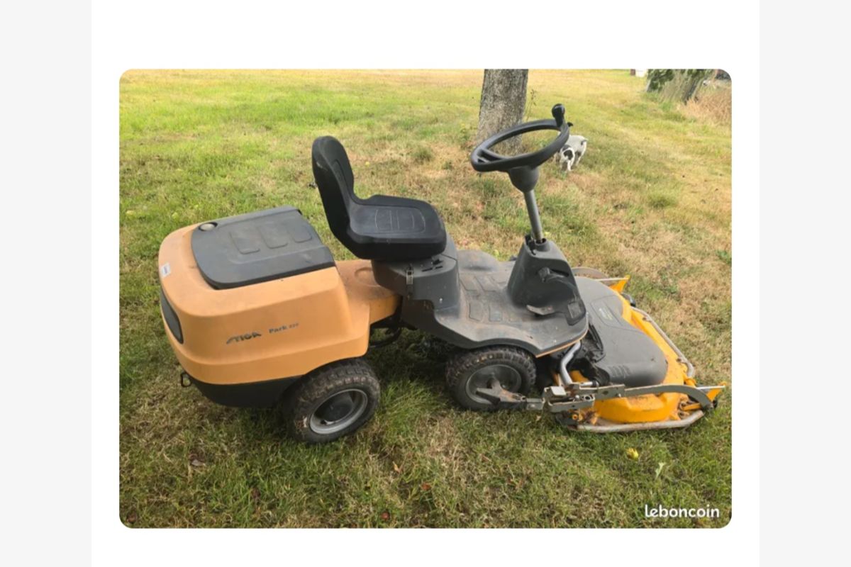 Photo 1 Tracteur tondeuse stiga Park 220