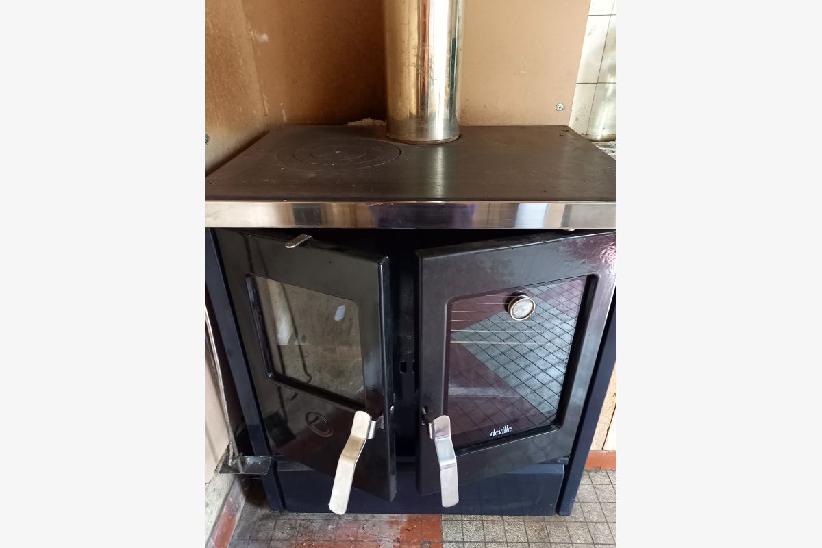 Photo 1 A vendre cuisinière à bois 
