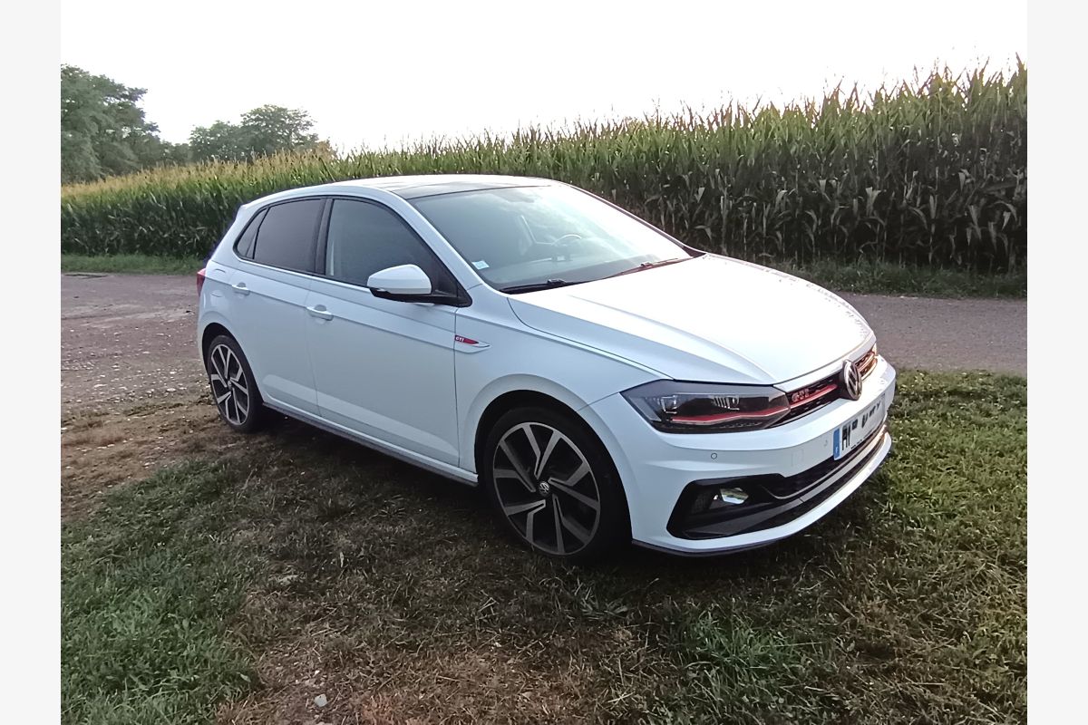 Photo 1 Volkswagen Polo GTI 2.0 TSI 200 chevaux DSG6
