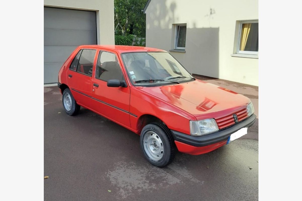 Photo 1 Peugeot 205 GLD