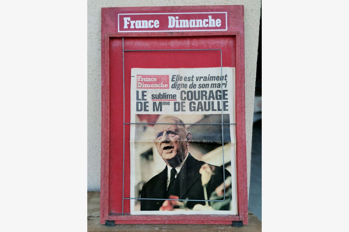 Photo 1 Journal France Dimanche