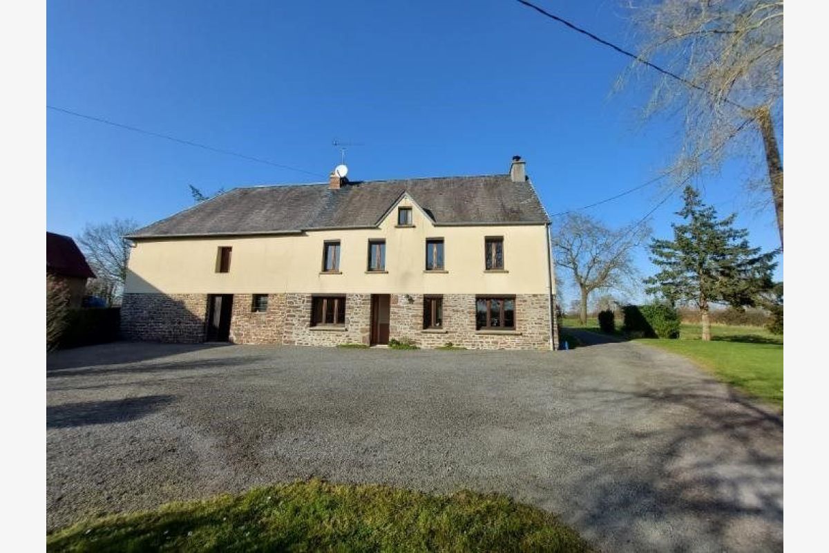 Photo 1 Maison avec 2 hectares et dépendances