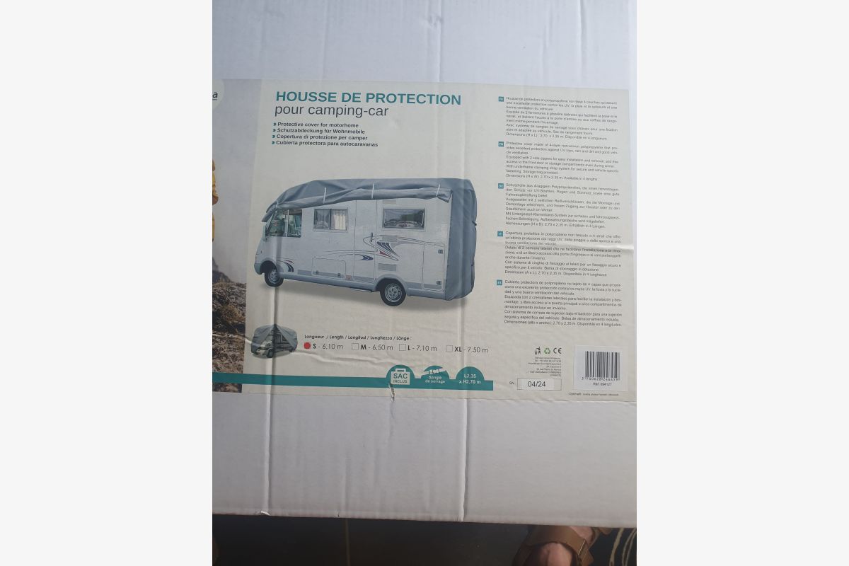 Photo 1 Housse de protection extérieure intégrale pour hivernage camping-car