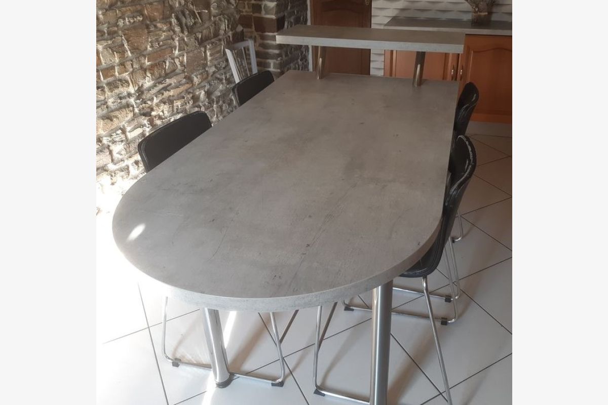 Photo 1 Table haute 120 € - T.B.E