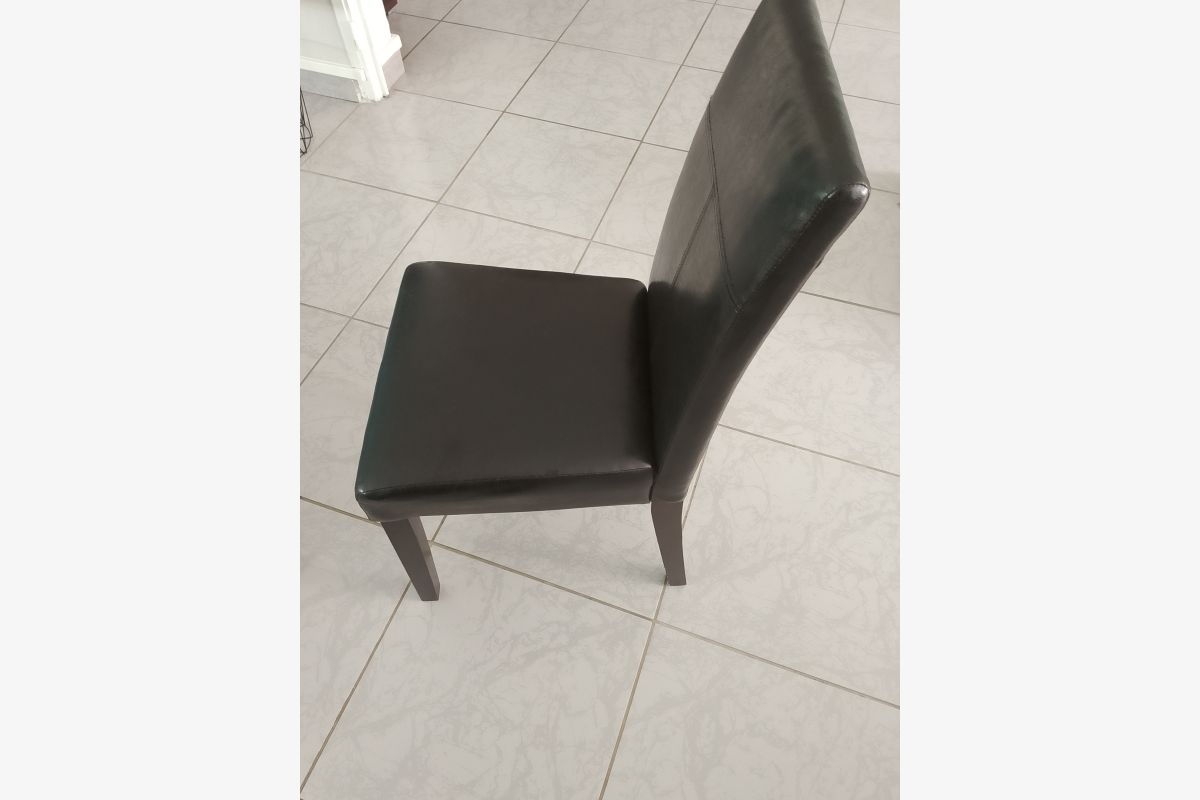 Photo 1 Lot 6 chaises salle a manger 