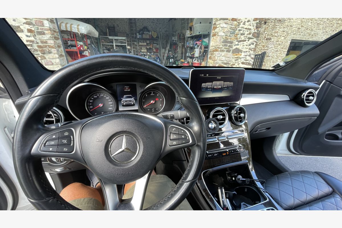 GLC 250D 4MATIC - 30257529_45cf78bb125c1ec2335af0b195f61cd5.jpg