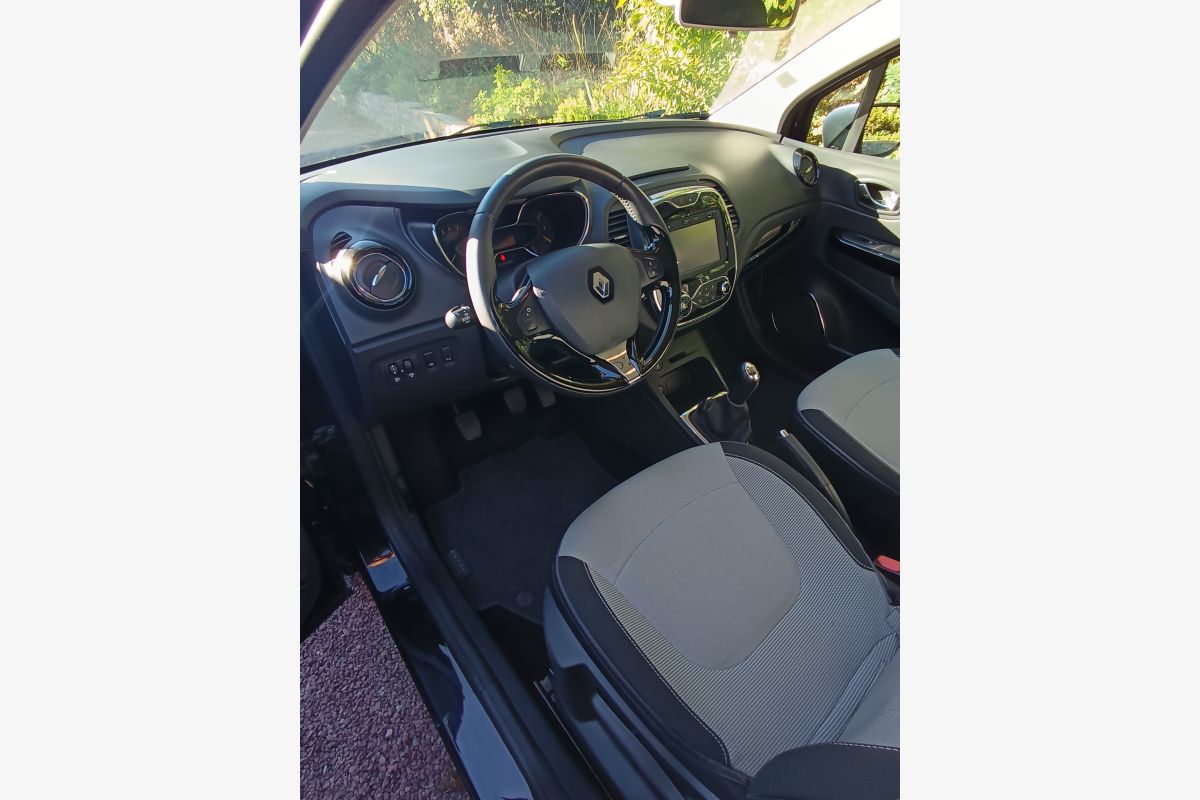 RENAULT CAPTUR - 30257622_1363a3c4fba59fbf85e1d60555b9ca70.jpg