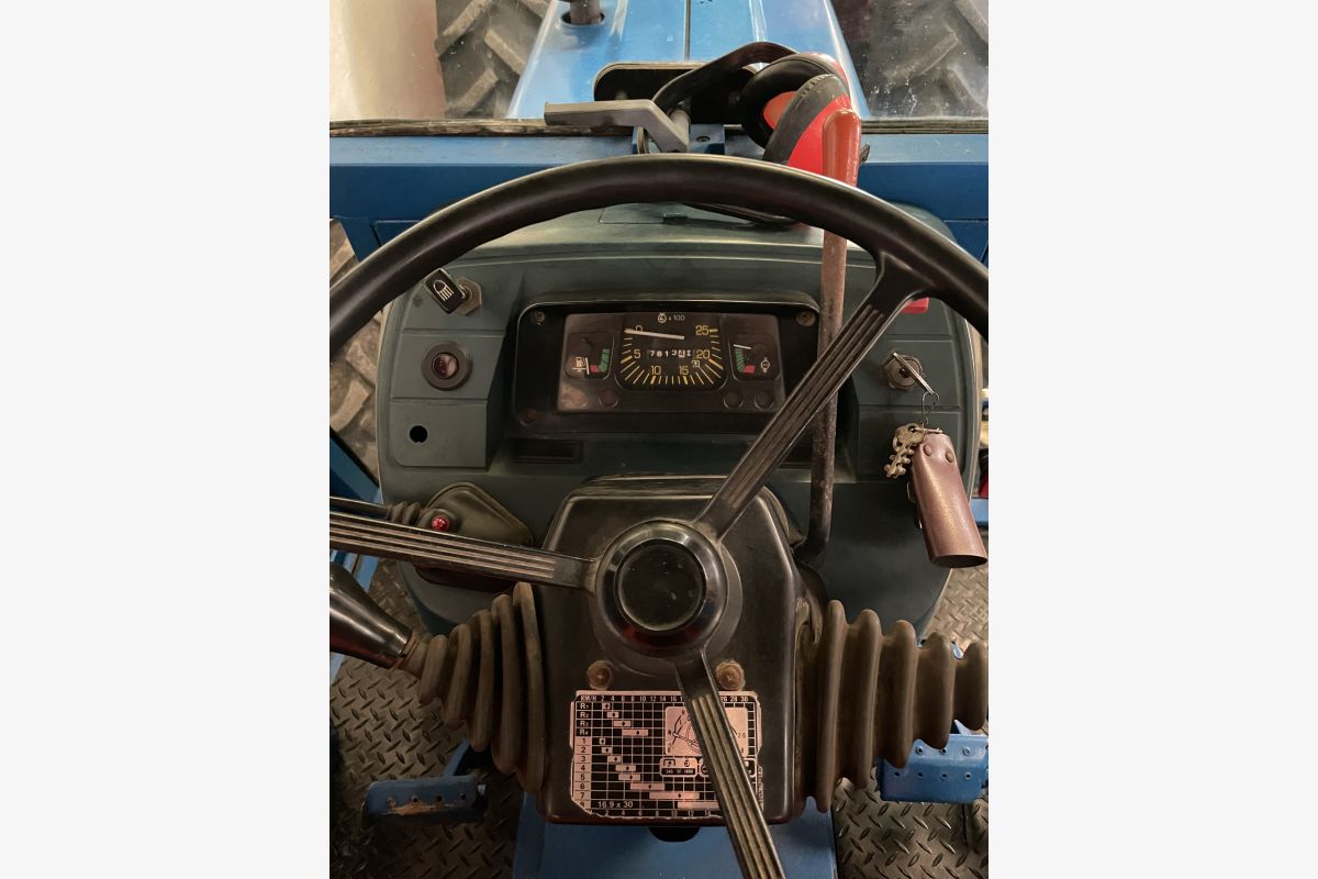 Tracteur FORD 4610 - 30257812_4fc5dc78a46ce6efa6d588d546c4b6b0.jpg