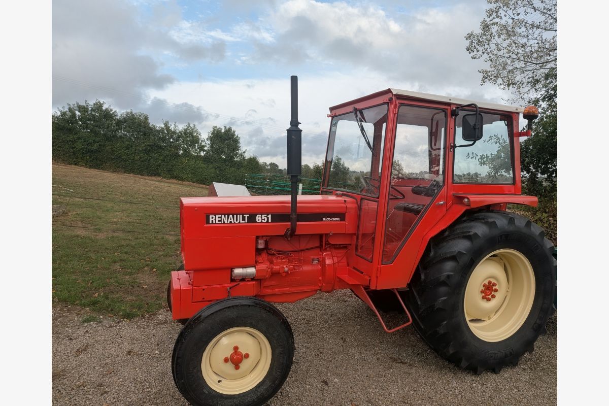 Photo 1 Renault 651