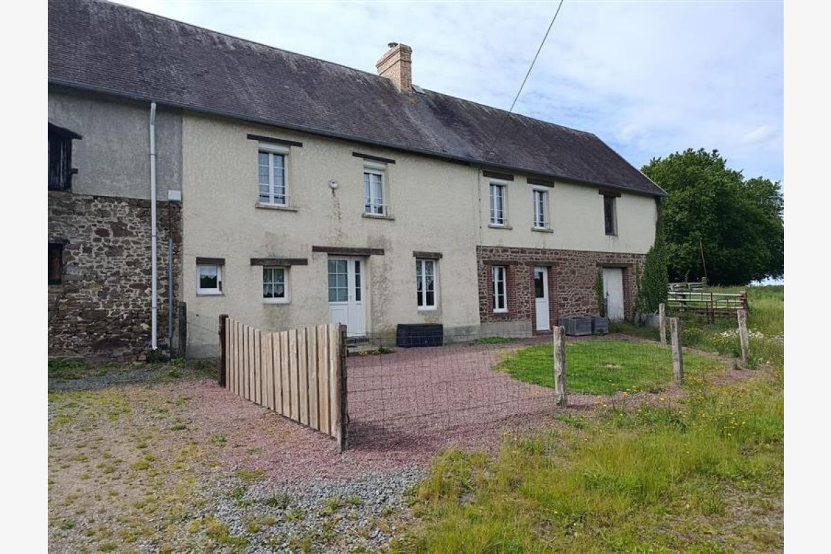 Photo 1 Maison à louer Bourgvallées