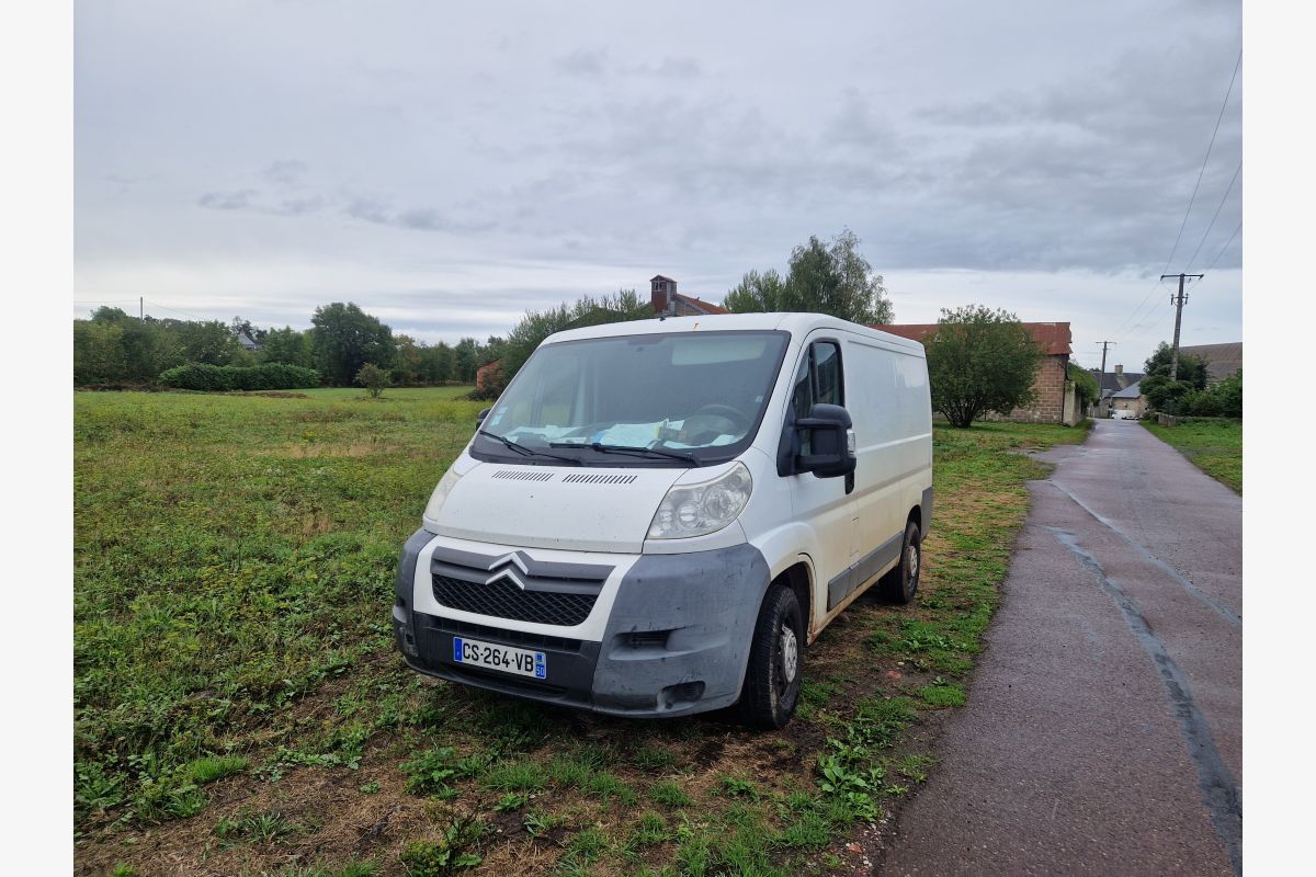 Citroen jumper - 30258155_ed5d59638f106b8f303c7eb77322ffb5.jpg