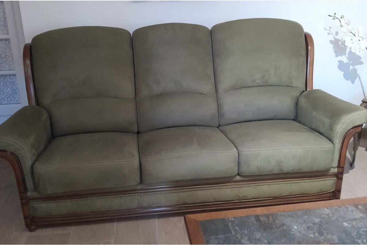 A vendre canapé 3 places + 2 fauteuils assortis  - 30258283_d16778cf67d14a99e7328bc3847b7f9d.jpg