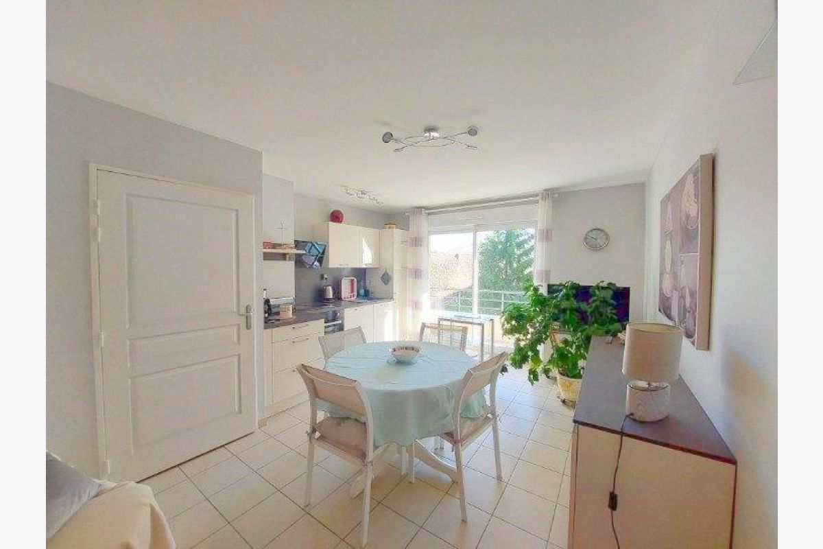 Photo 1 Appartement avec ascenseur et balcon
