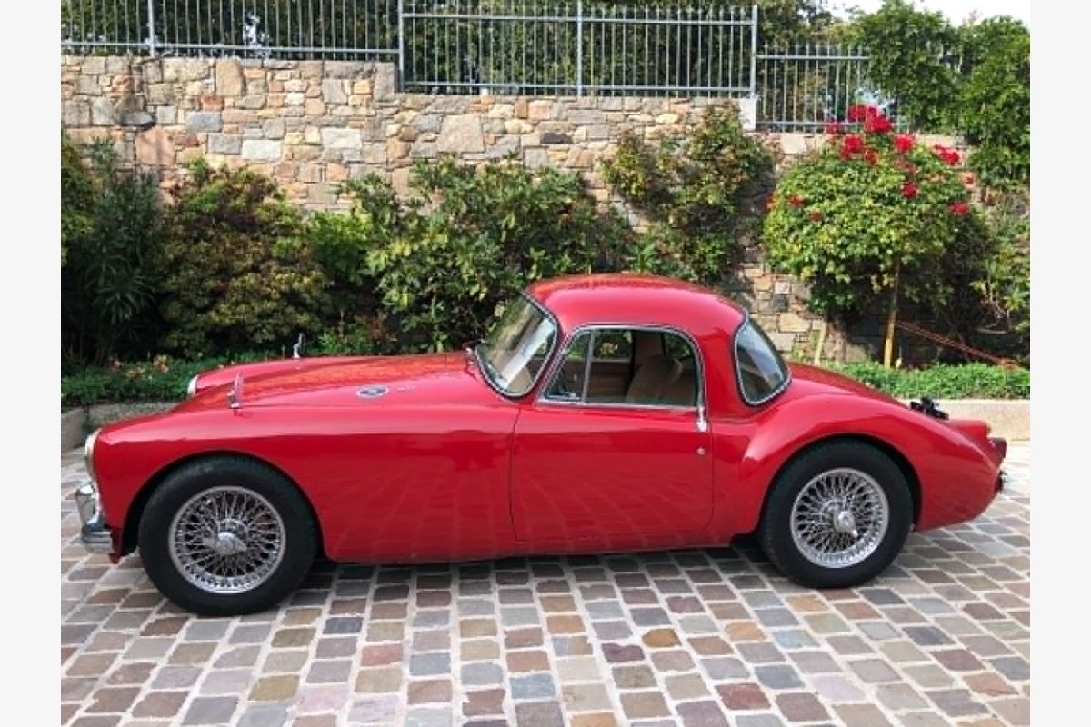 Photo 1 MGA 1600 coupé 
