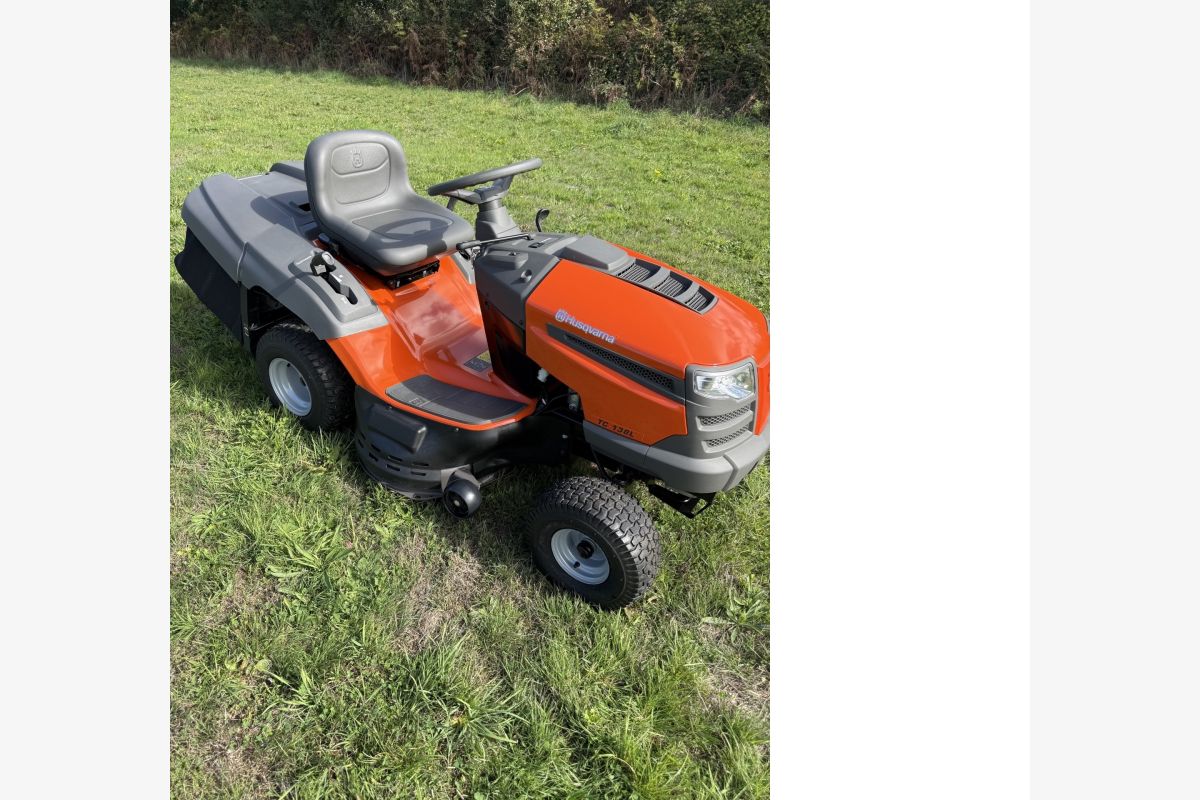 Tondeuse autoportée - 30258539_670569ef818c862f1e0e6025e7dad669.jpg