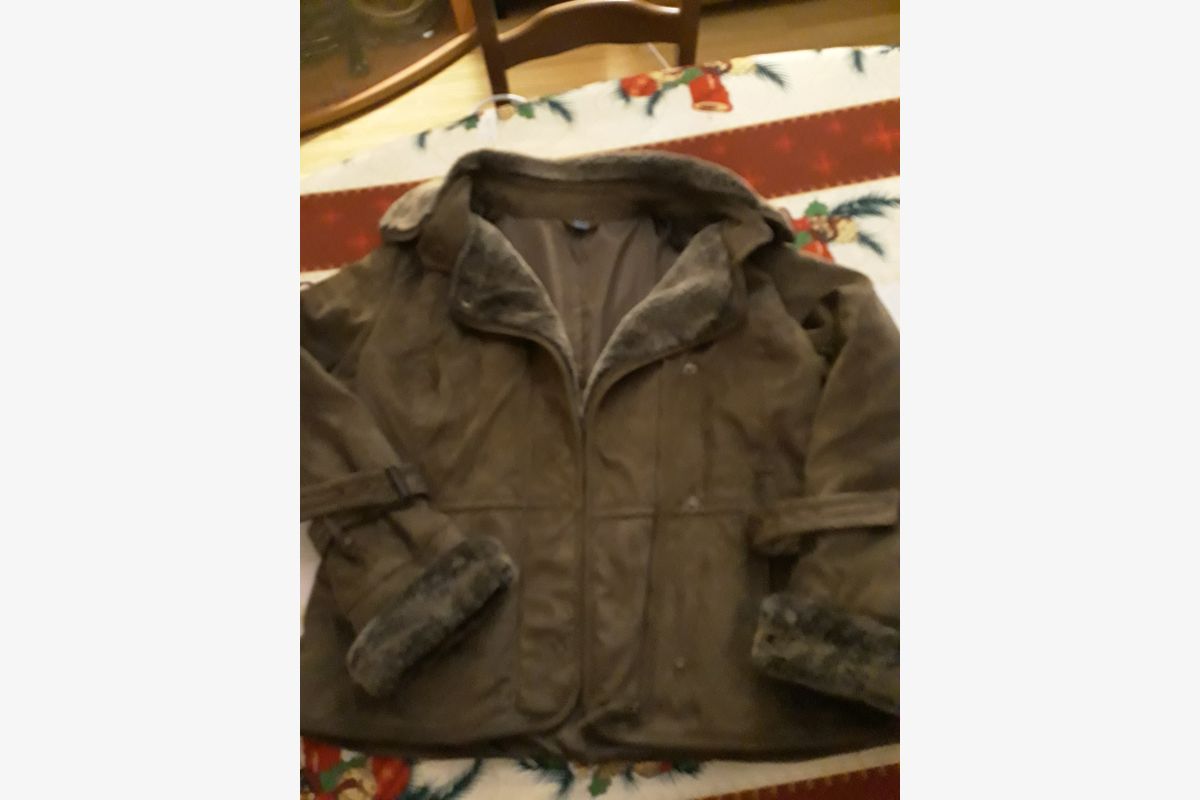 Blouson fourré T 42 XL - 30258757_c72606e0f1aa3dfc50f387cd219ec4b4.jpg