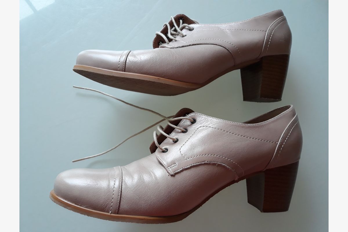 Photo 1 Chaussures P : 40 neuves