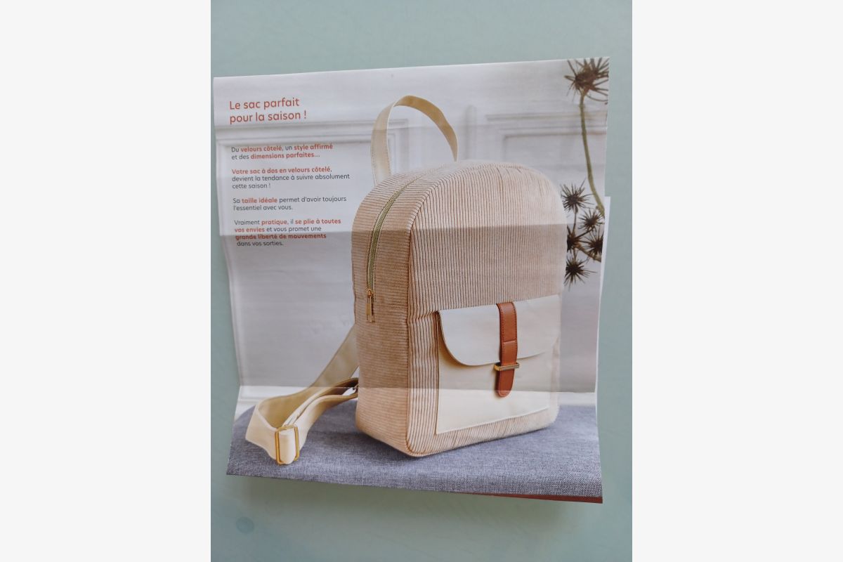 Sac à dos neuf en velours - 30258815_10a99d4b43069ce5aa6952e9312ea77f.jpg