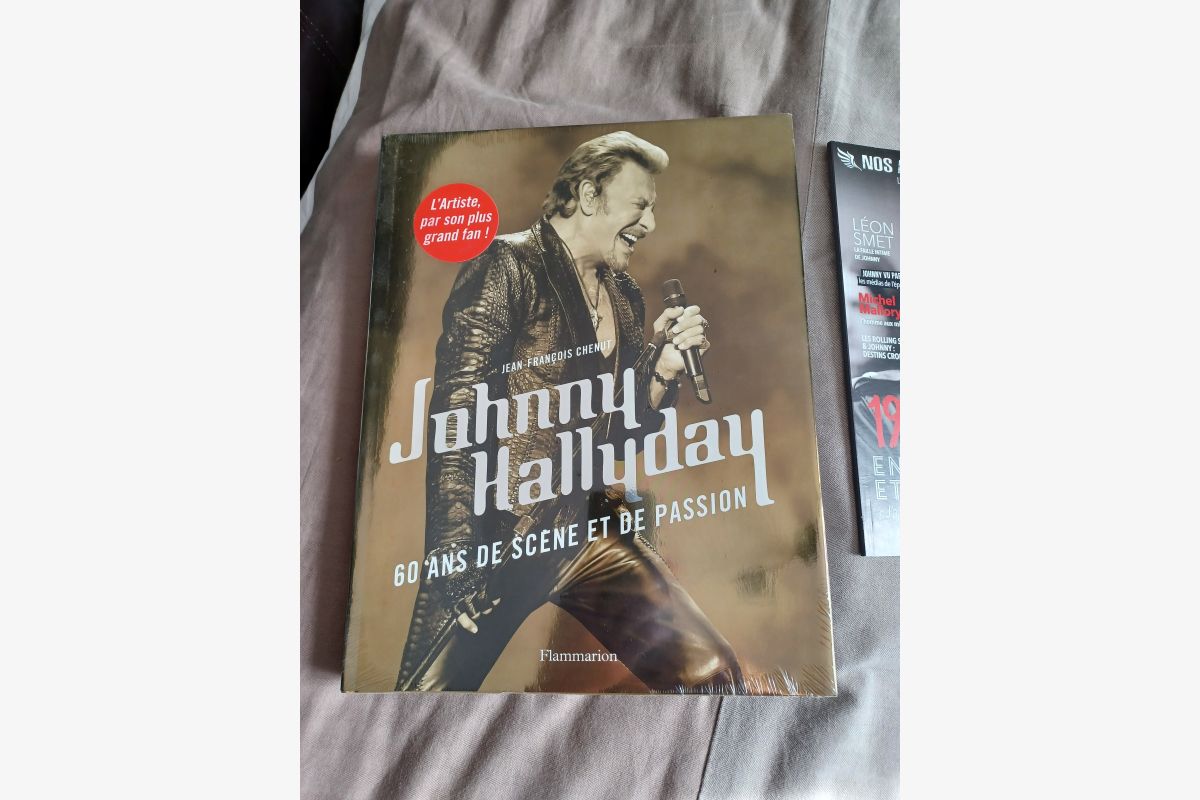 Photo 1 Livre Neuf : 60 ans de Johnny
