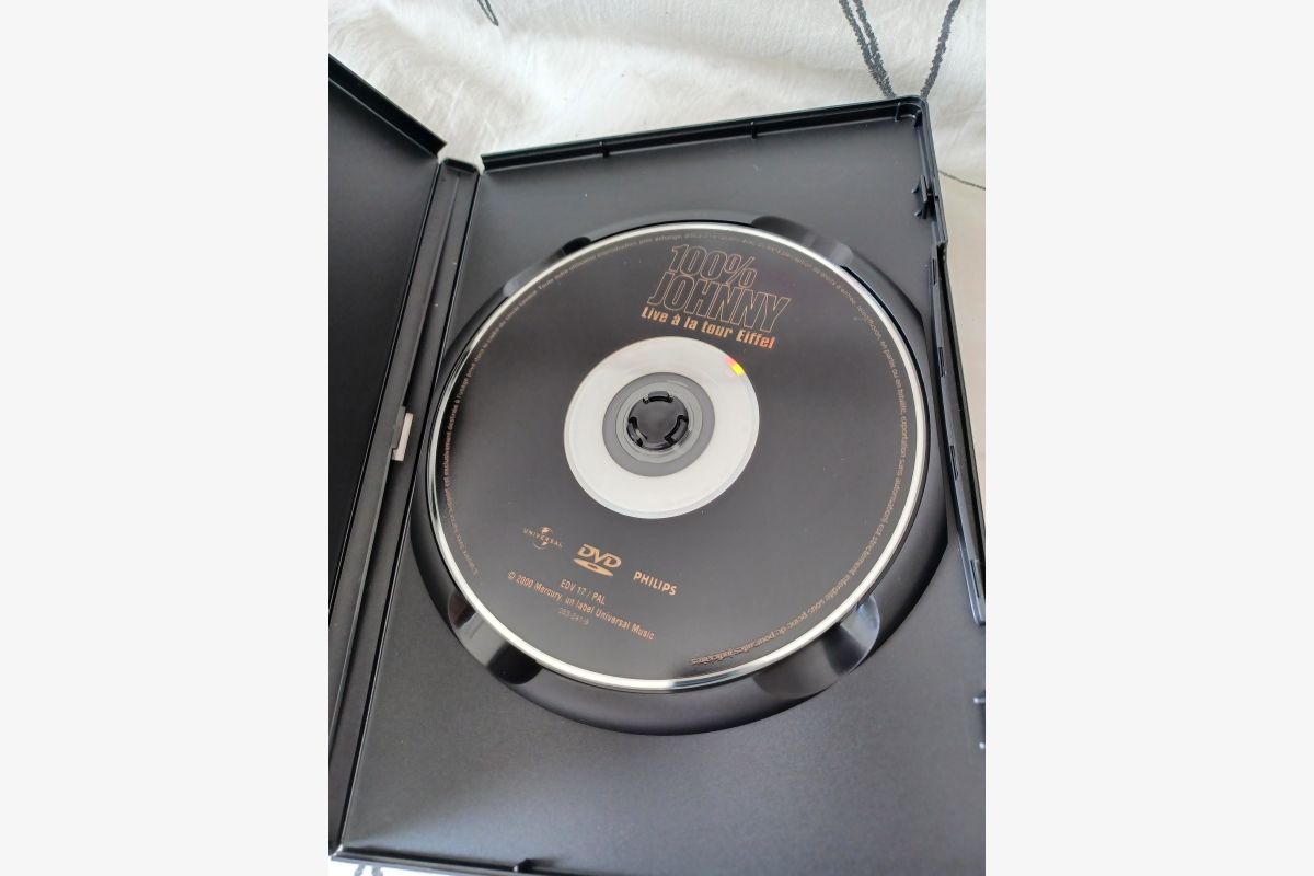 DVD Johnny - 30258894_d21a5ebd5e3747f028624a8450644e90.jpg