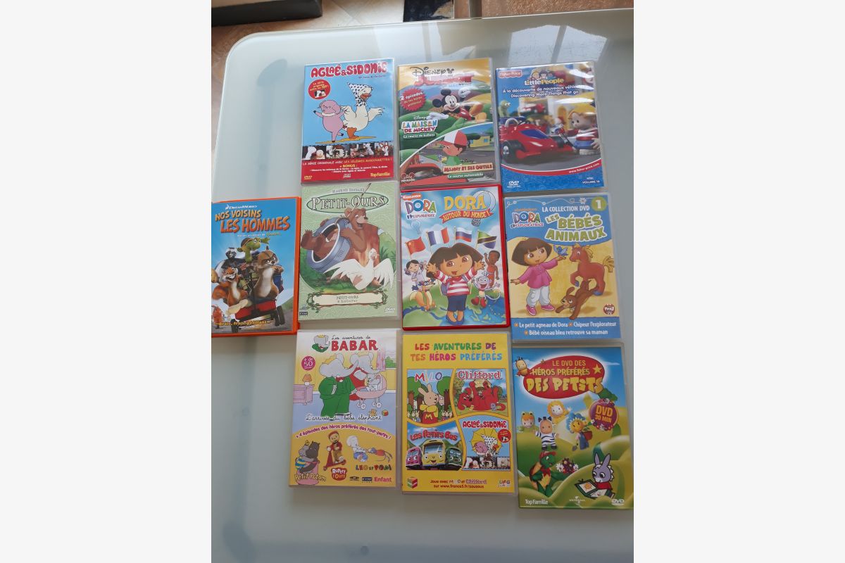 Photo 1 DVD pour enfants au choix