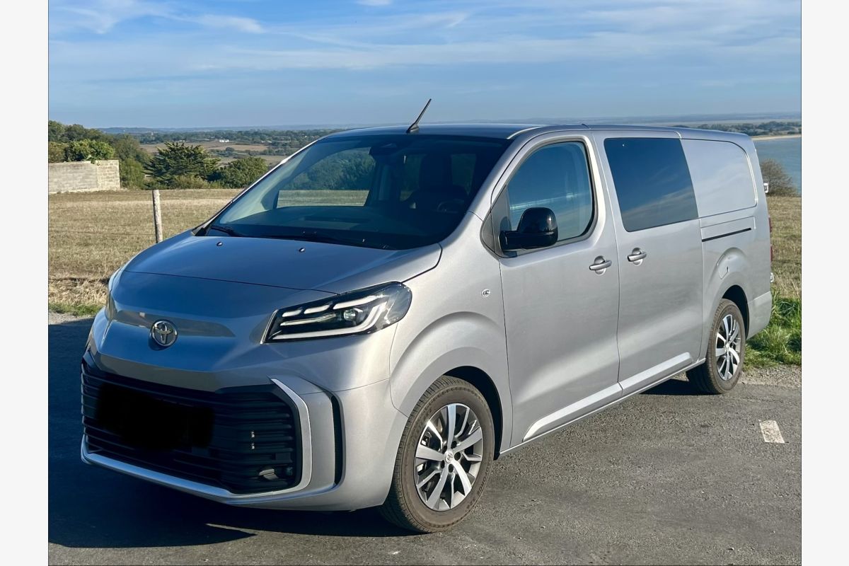 Photo 1 Toyota Proace 2026 2.2L D 180 cv, BVA 8, gris acier, cuir, toutes options 