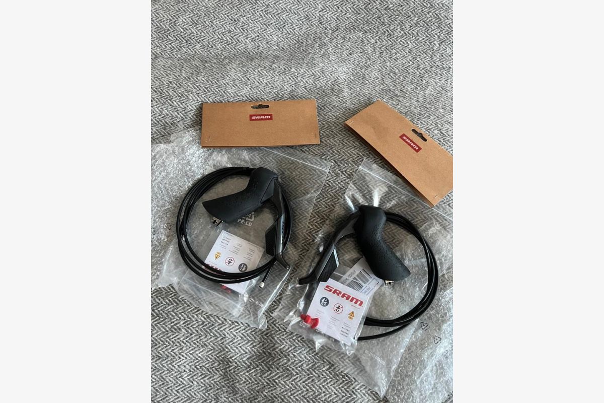 Manettes SRAM Rival AXS E1 - 30259159_c1693e35a65d251629d5dc11c1199ab1.jpg