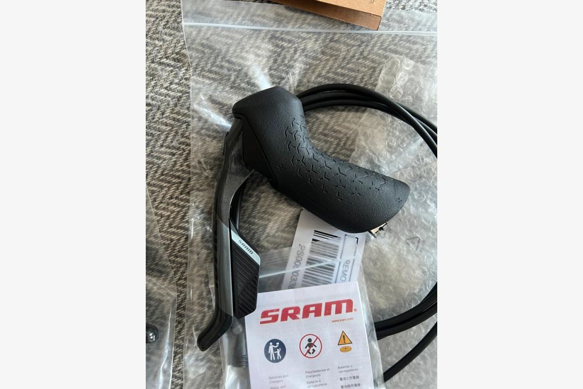 Manettes SRAM Rival AXS E1 - 30259159_df9eef9fb56b7b04ba08ccd1a633738e.jpg