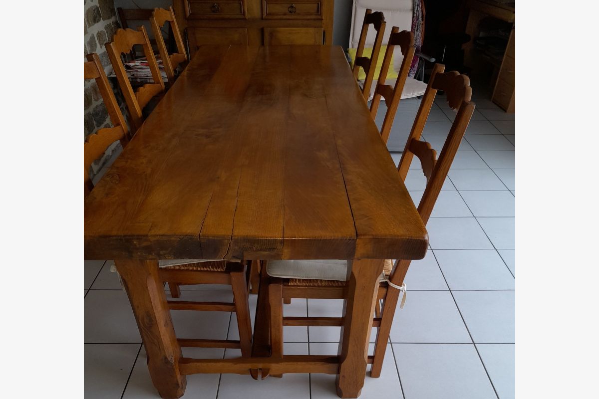 Photo 1 Table