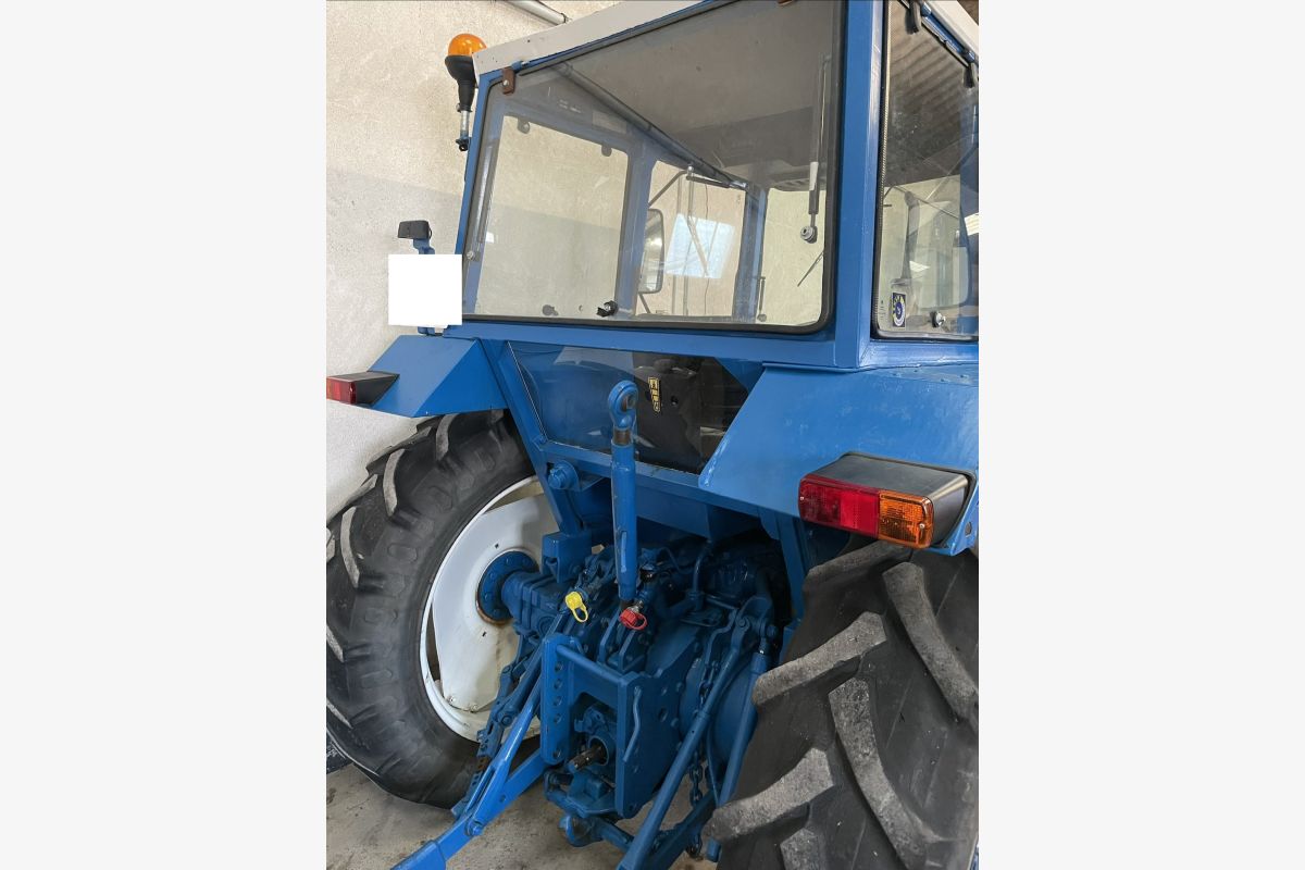 Tracteur Ford 4610 - 30259337_f3ddad7f1b07f5a58e3edbf0807cfe28.jpg
