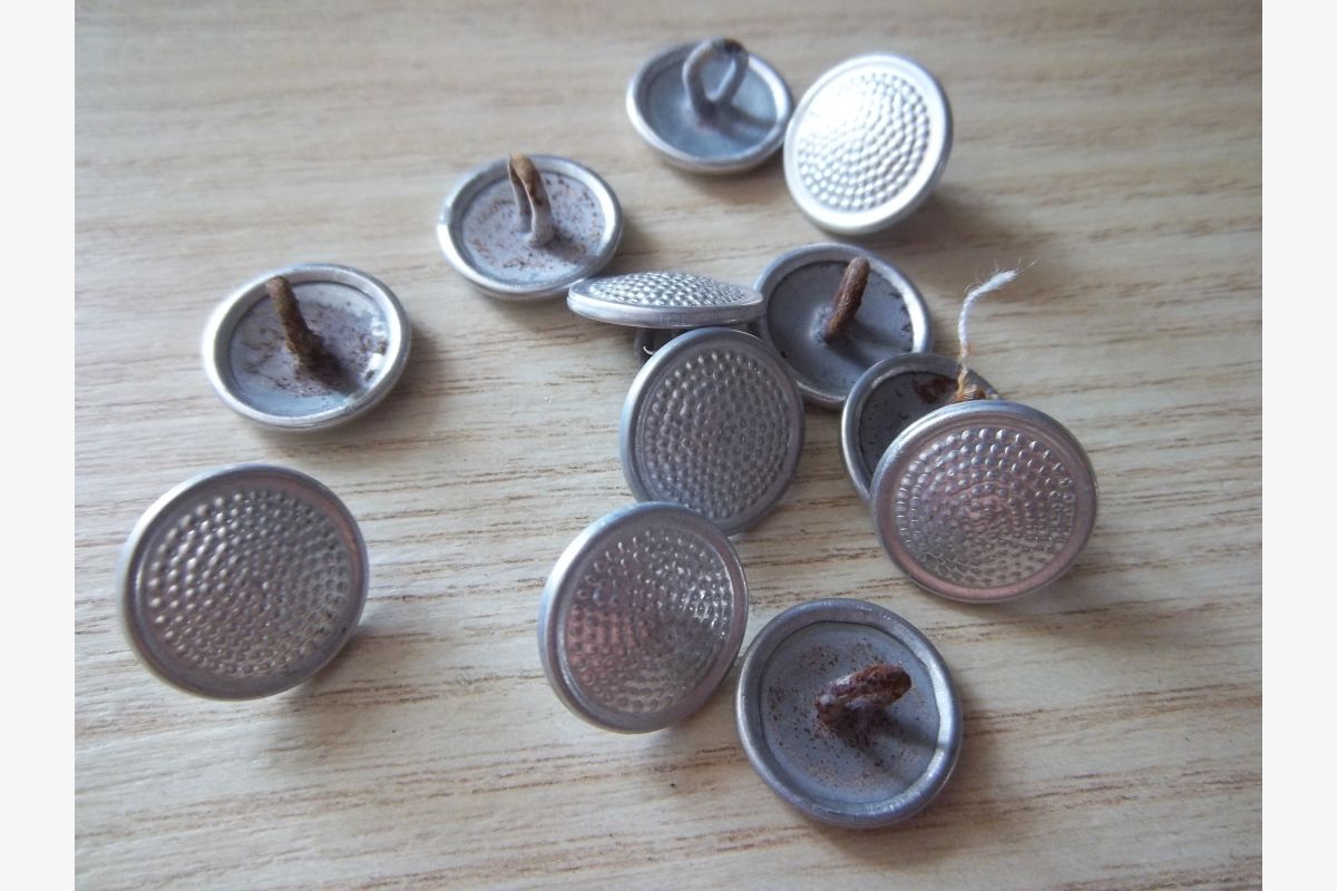 lot boutons uniforme Allemand collection militaire - 30259339_e2ed9b43b782d488269a8c9498ac3f61.jpg