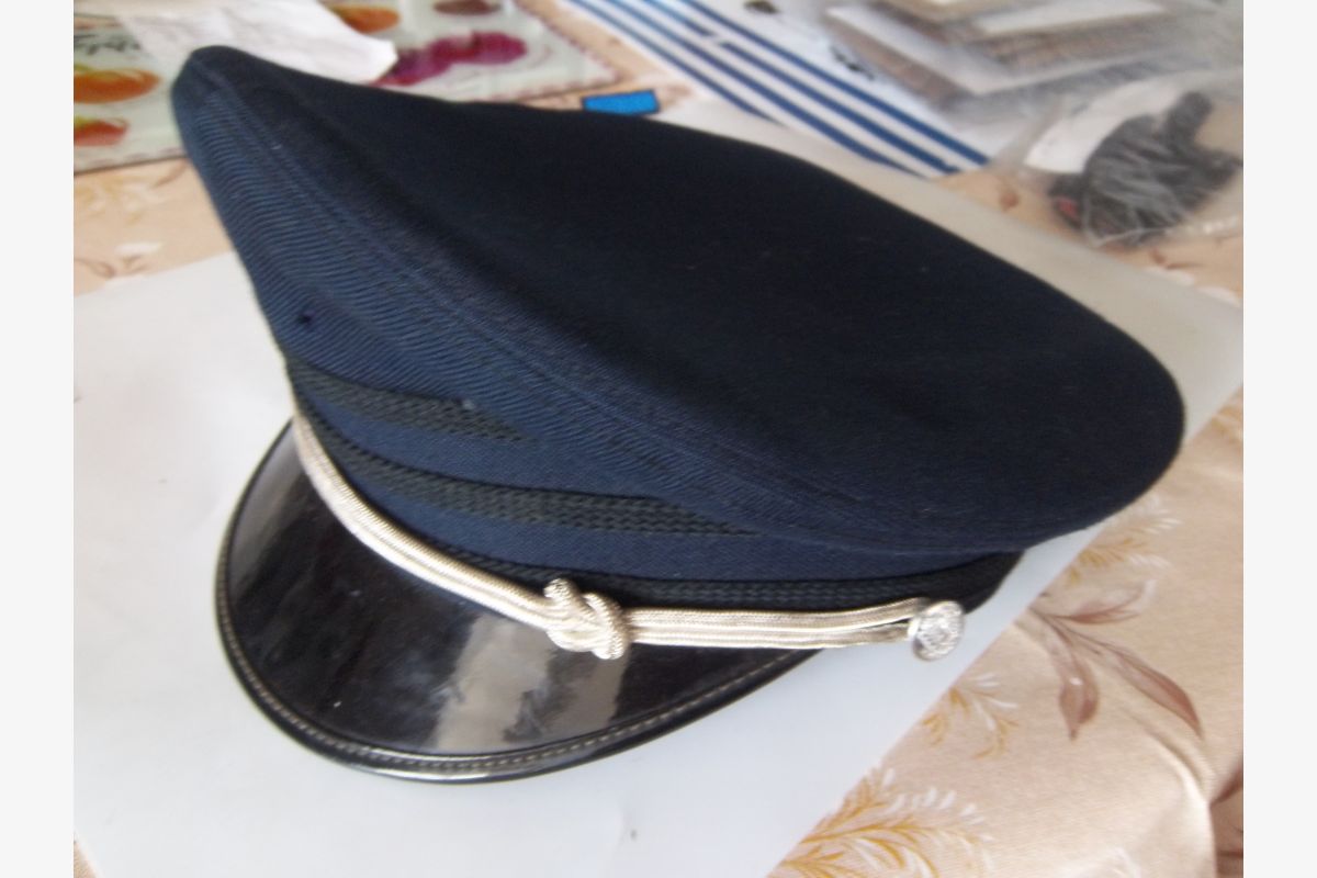 Photo 1 Casquette Canadienne collection militaire équipement coiffe