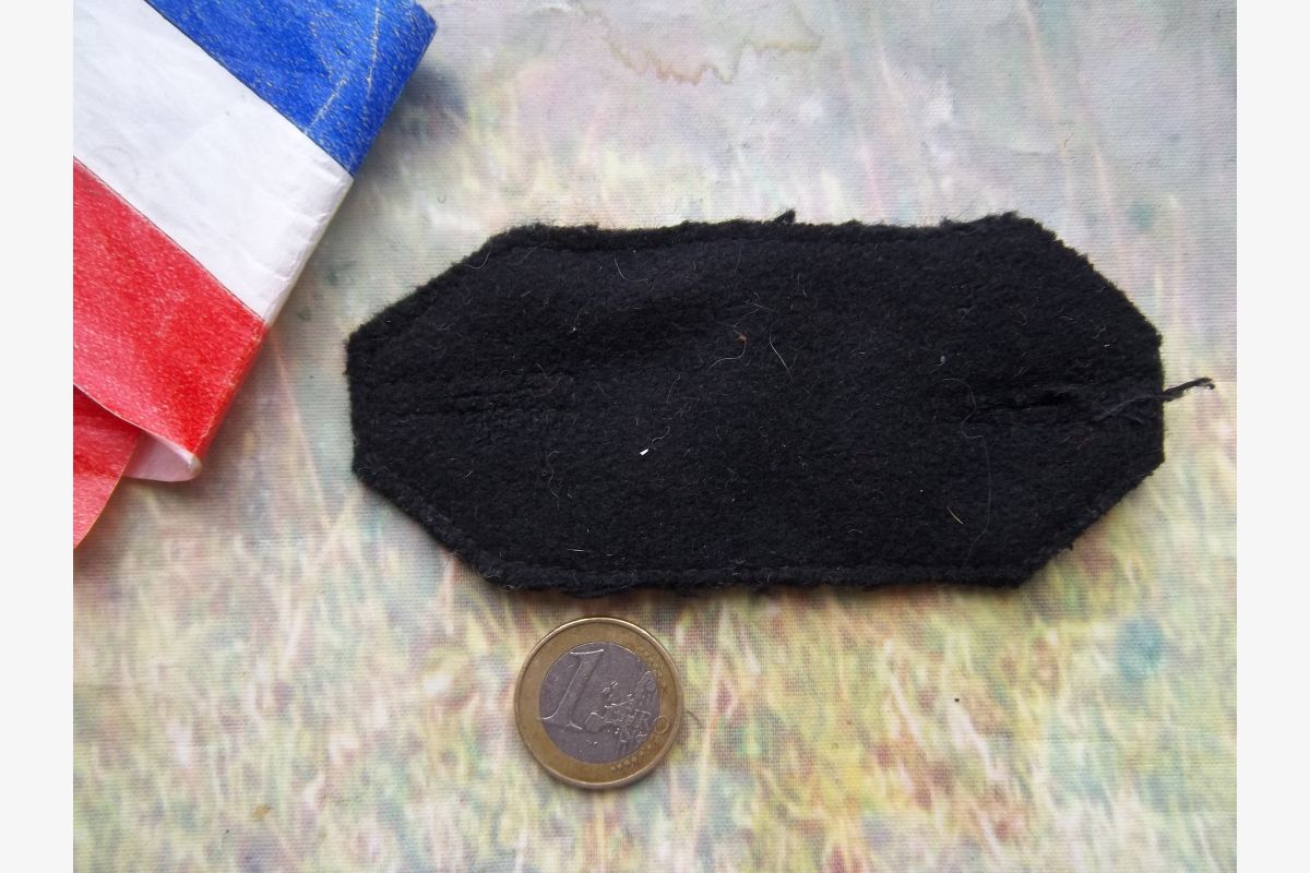 patte de grade boutonniére caporal chef insigne militaire collection - 30259895_8b76a9ec2bb4a3ee60c83d1ec5a8232c.jpg
