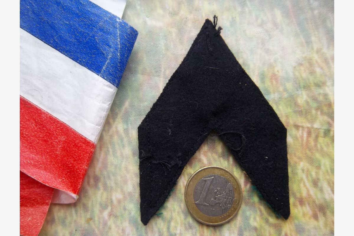 grade militaire caporal chef régiment du train insigne collection - 30259896_40f1aba47f39fedac4bded39e2a8987d.jpg