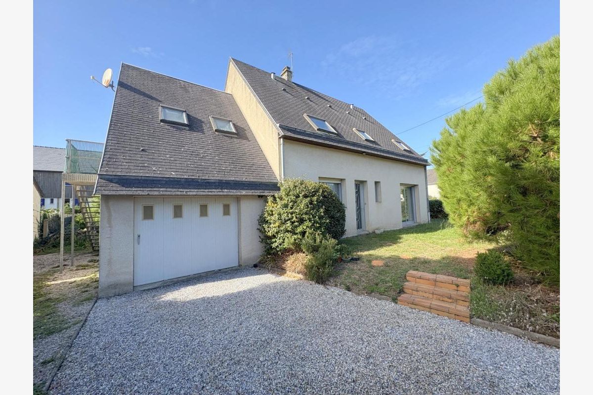JULLOUVILLE - Maison familiale avec studio indépendant à 150 - 30260000_1.jpg