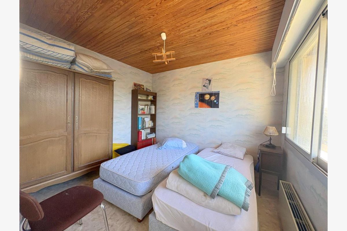 JULLOUVILLE - Maison familiale avec studio indépendant à 150 - 30260000_13.jpg