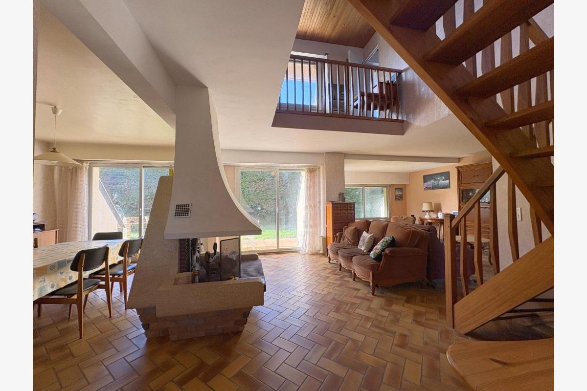 JULLOUVILLE - Maison familiale avec studio indépendant à 150 - 30260000_2.jpg