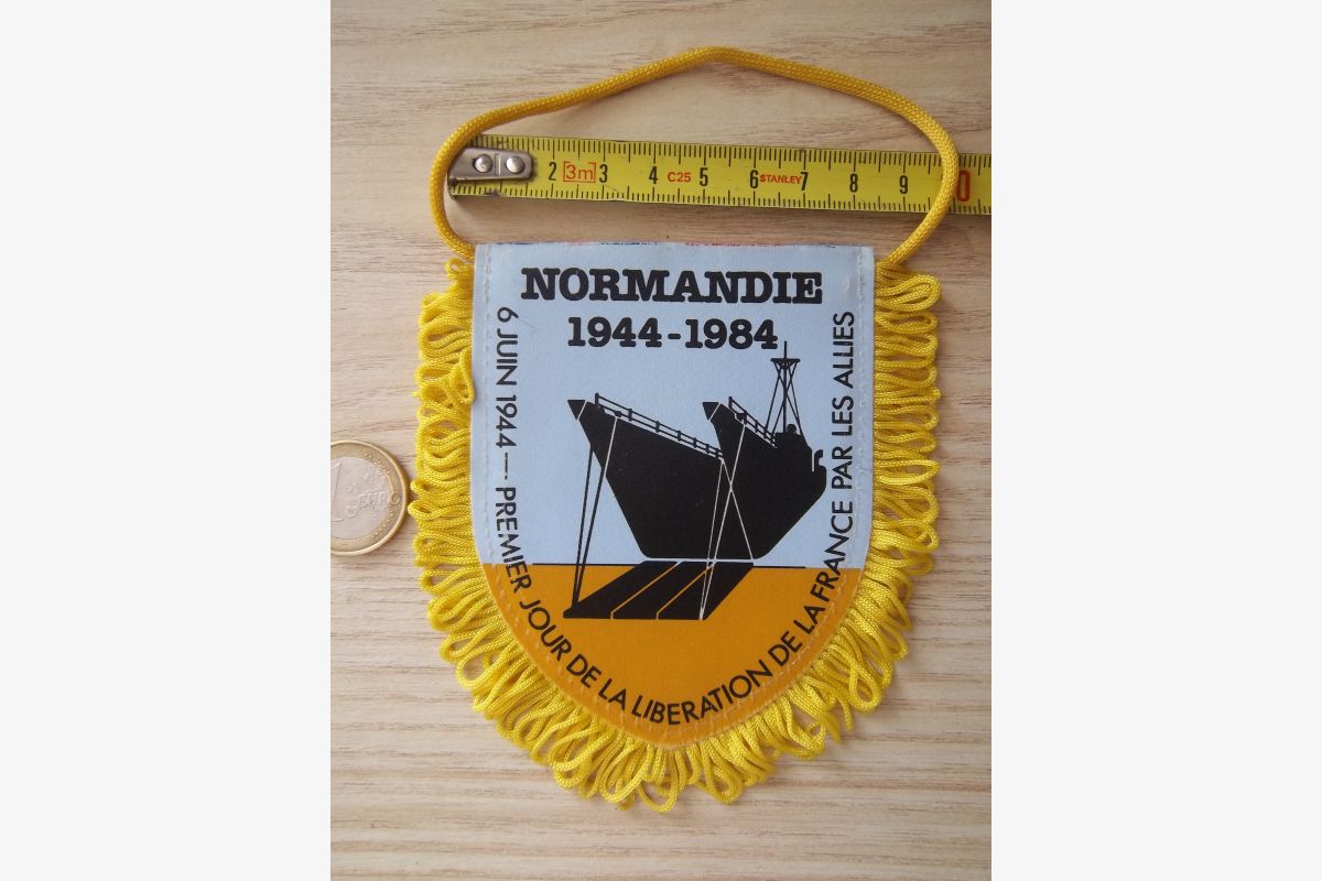 fanion commémoratif Normandie 1944-1984 débarquement 40 éme  - 30260692_3b54b110c225c9e9f809b3e7b3063922.jpg
