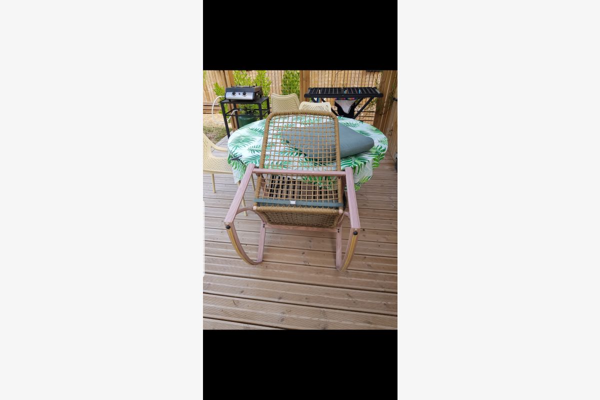 Recherche rocking chair extérieur - 30260812_18d88cad5e56ef95dcd8a69b2dc032fd.jpg