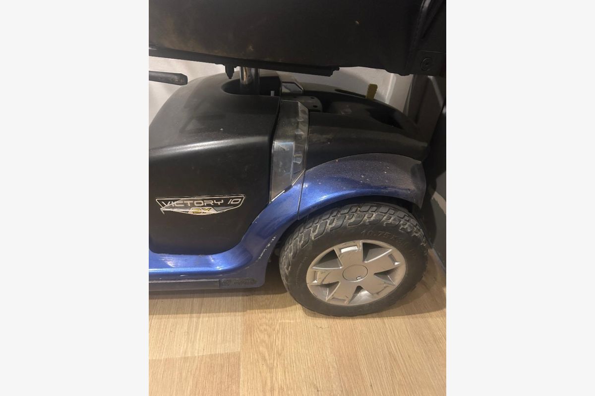 Scooter pour handicapé   4 roues - 30260827_21190866aebbff55b1225b672935dcfb.jpg