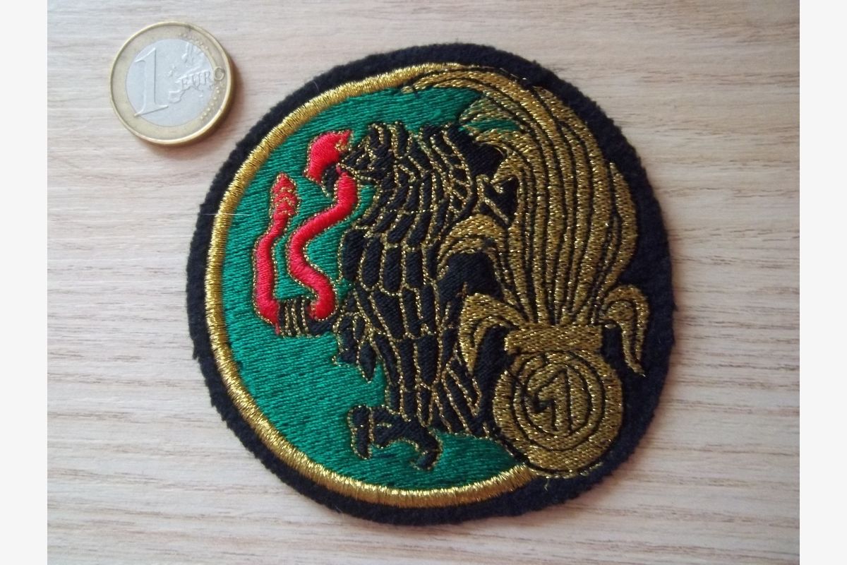 Photo 1 légion écusson Compagnie Commandement Services 1 RE insigne