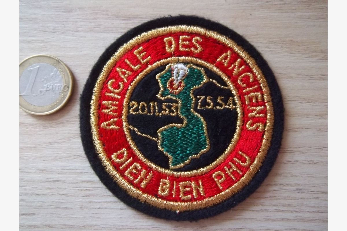 Photo 1 écusson amicale des anciens Dien Bien Phu insigne collection