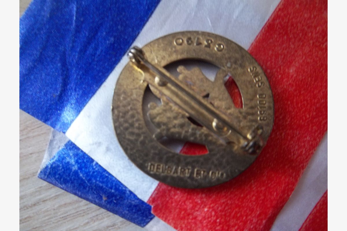  insigne 43 éme régiment infanterie commandement corps d'armée Lille Nord  - 30261391_0803a51b385e8d228e4c518b68e35e8c.jpg