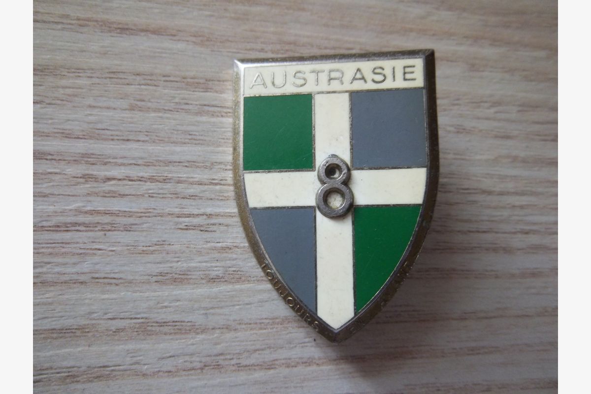 Photo 1 insigne 8 régiment infanterie Delsart G1197 collection militaire