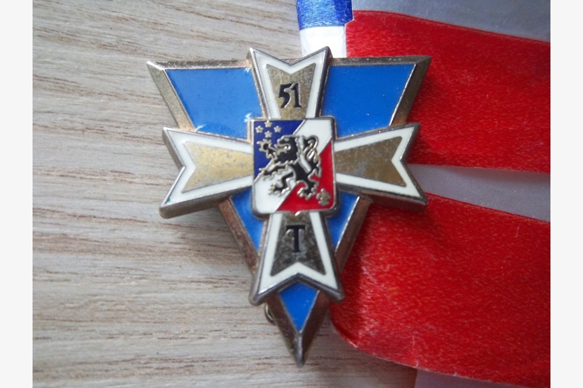 Photo 1 insigne militaire 51° régiment de transmissions - DELSART G 3244 collection vintage