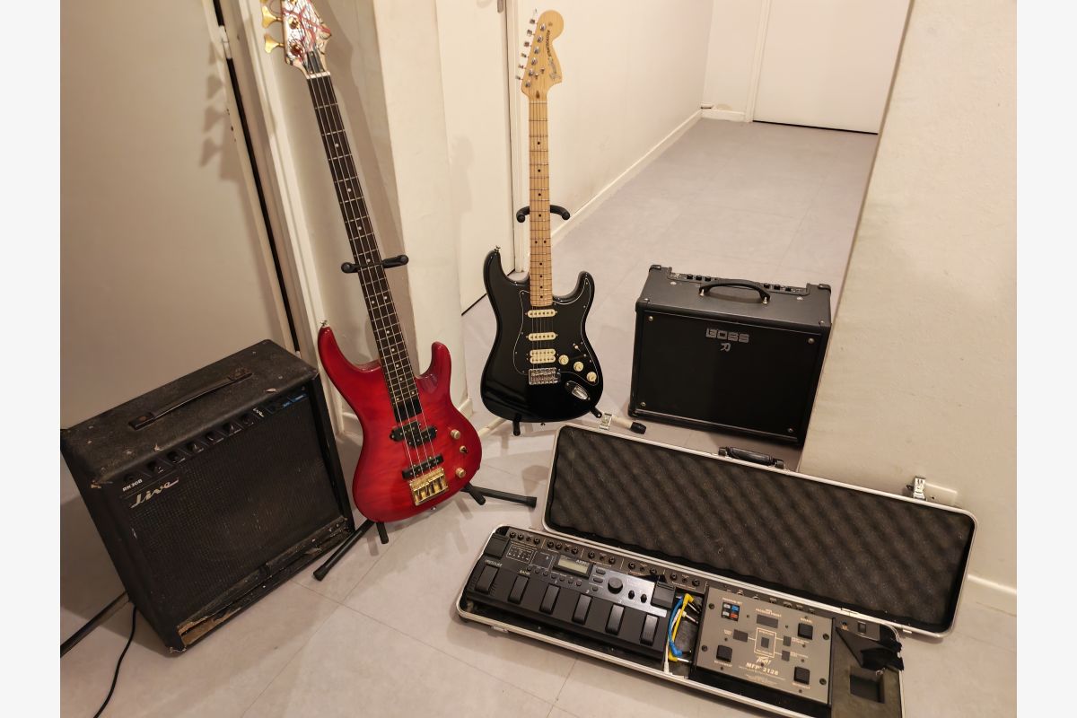 Photo 1 Lot instruments de musique (électrique) 