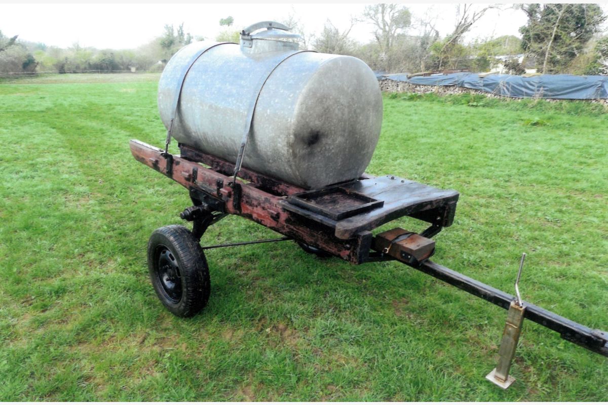 Photo 1 Tonneau à eau