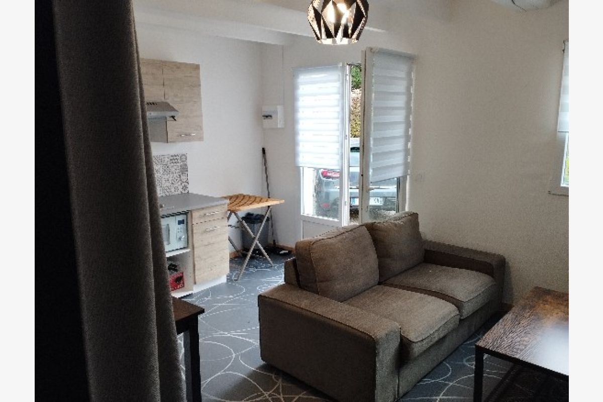 Location studio meublé 27 m². TCC - 302800_be7157b748877c59c40bd0e2f5a82cdd.jpg
