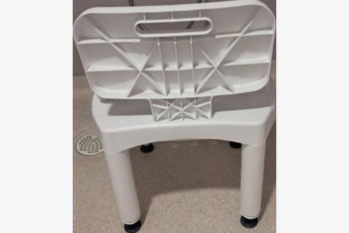 Chaise médicale de douche ergonomique - 302804_34e6273a81ac5082bc52a45f4ce92560.jpg